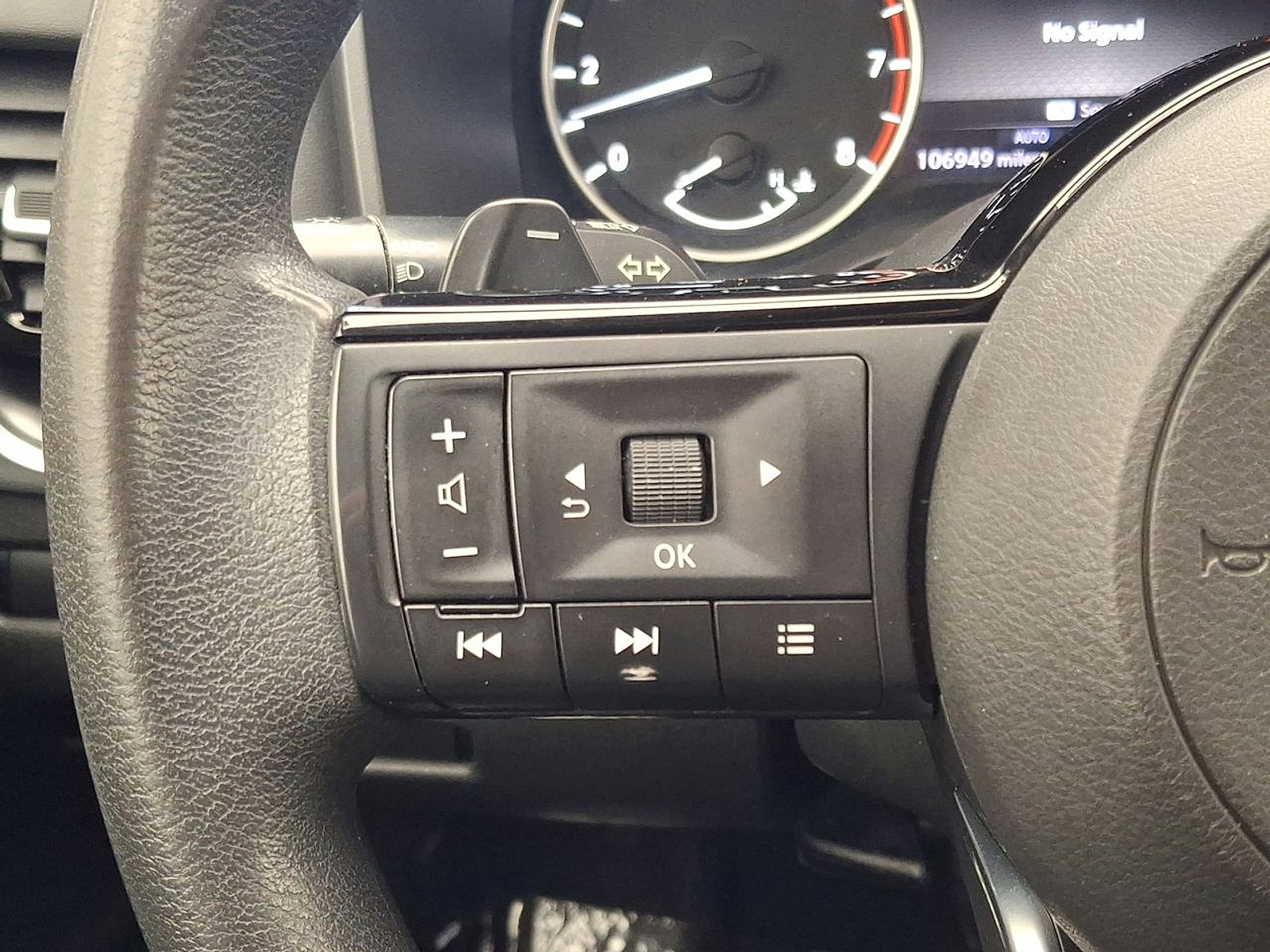 Used 2021 Nissan Rogue SV image 17
