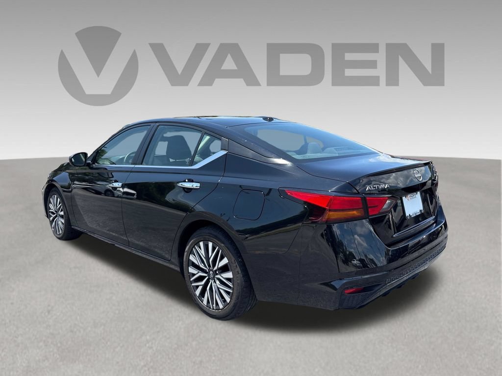 Used 2024 Nissan Altima 2.5 SV FWD image 19