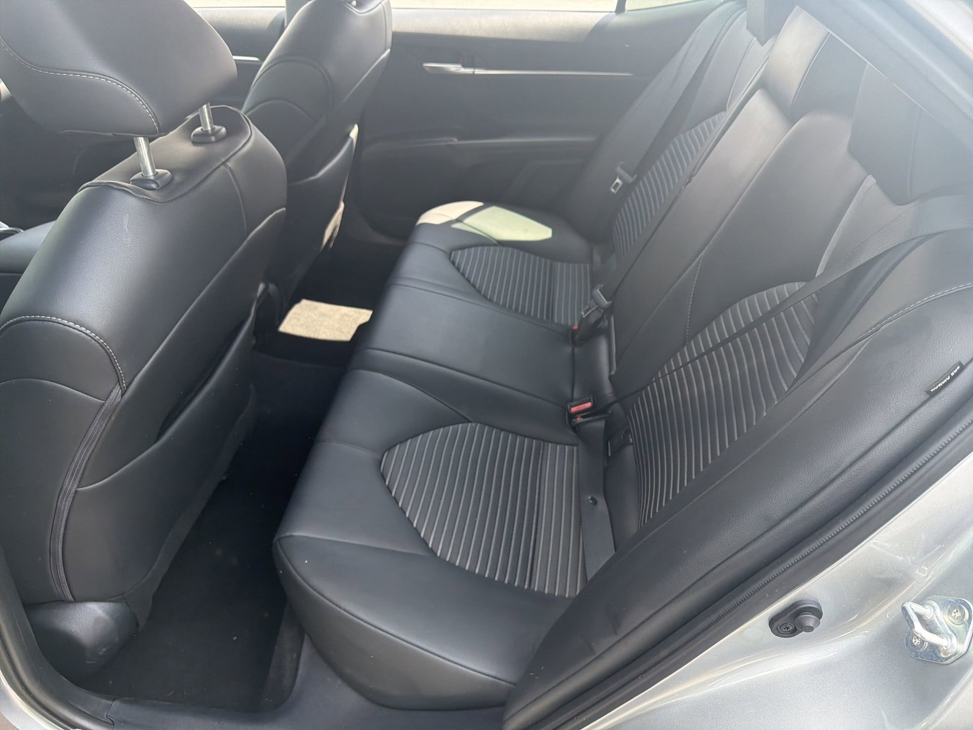 Used 2024 Toyota Camry SE w/ Convenience Package image 19