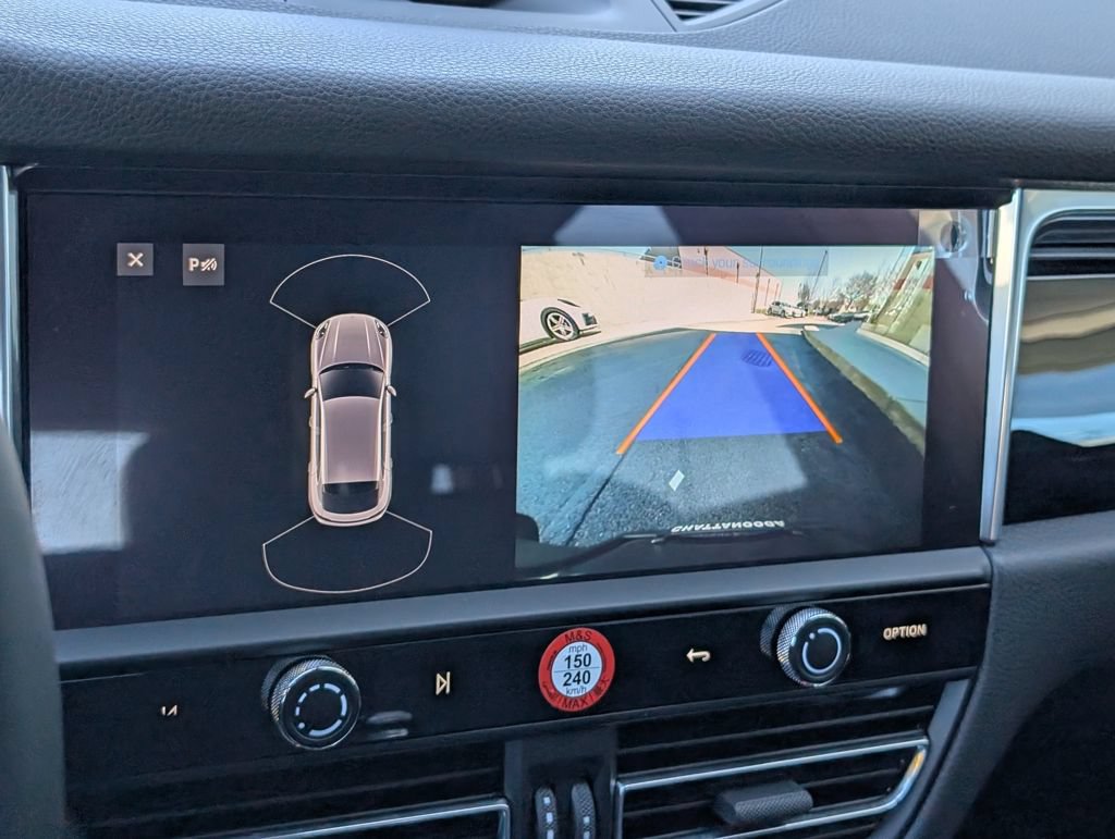 Certified 2025 Porsche Macan AWD/4WD image 14