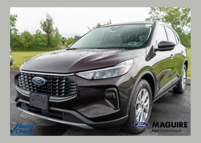 Used 2023 Ford Escape Active w/ Tech Pack #2 AWD/4WD image 1
