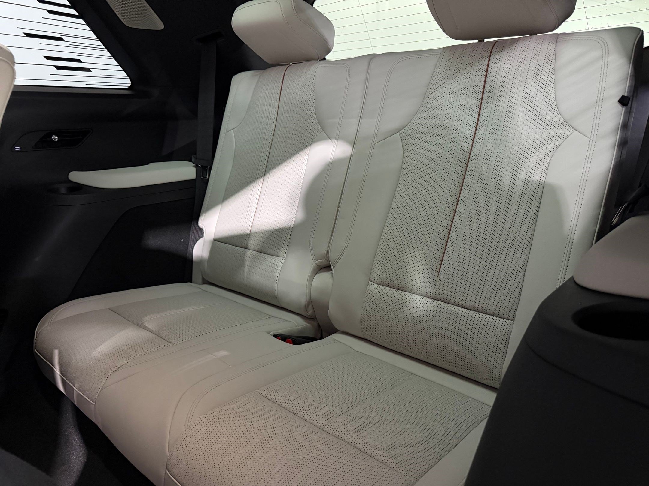 New 2026 Cadillac Vistiq Luxury AWD/4WD image 21