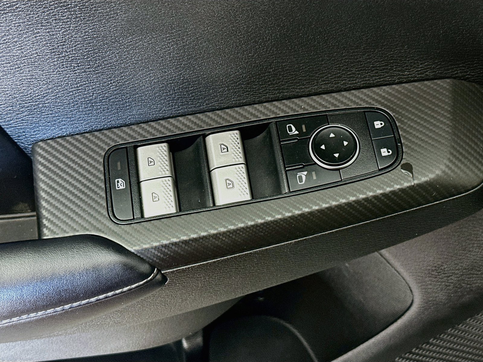Used 2022 Mitsubishi Outlander SE AWD/4WD image 17