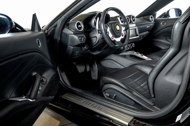 Certified 2017 Ferrari California T image 21