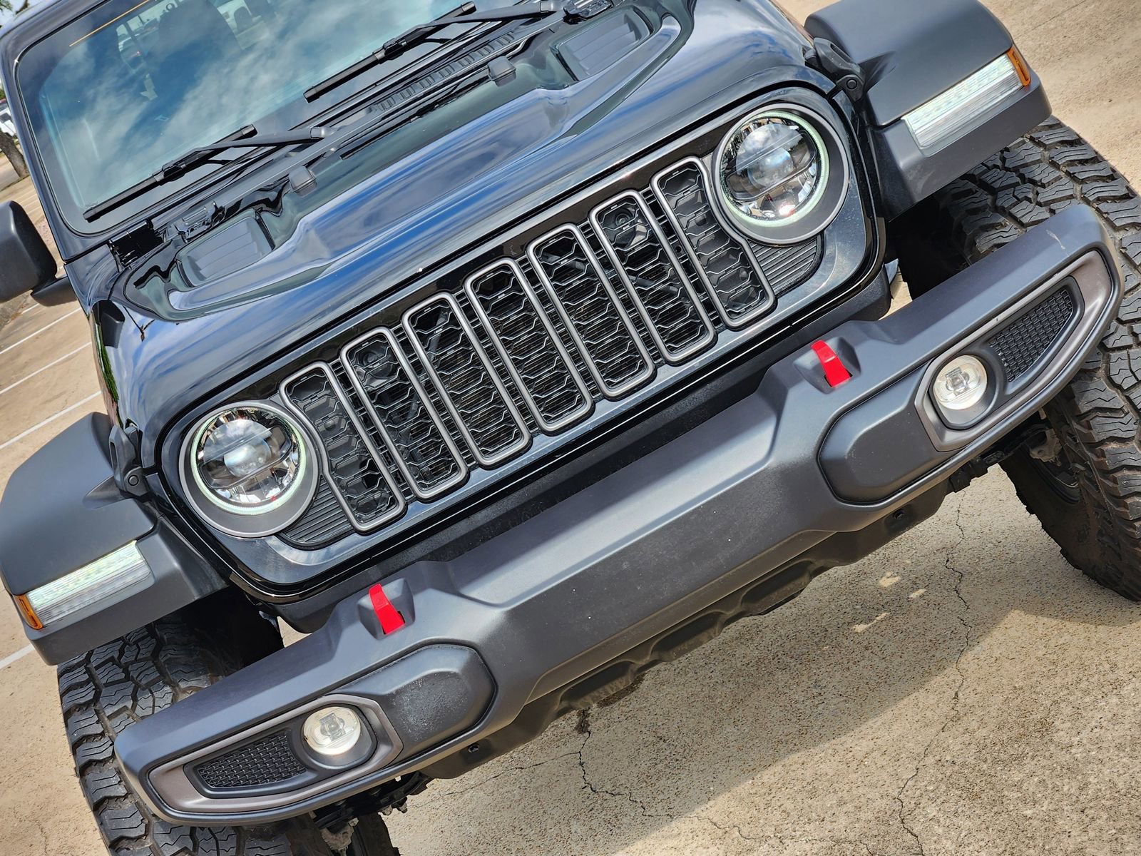 Used 2025 Jeep Gladiator Rubicon w/ Convenience Group image 14
