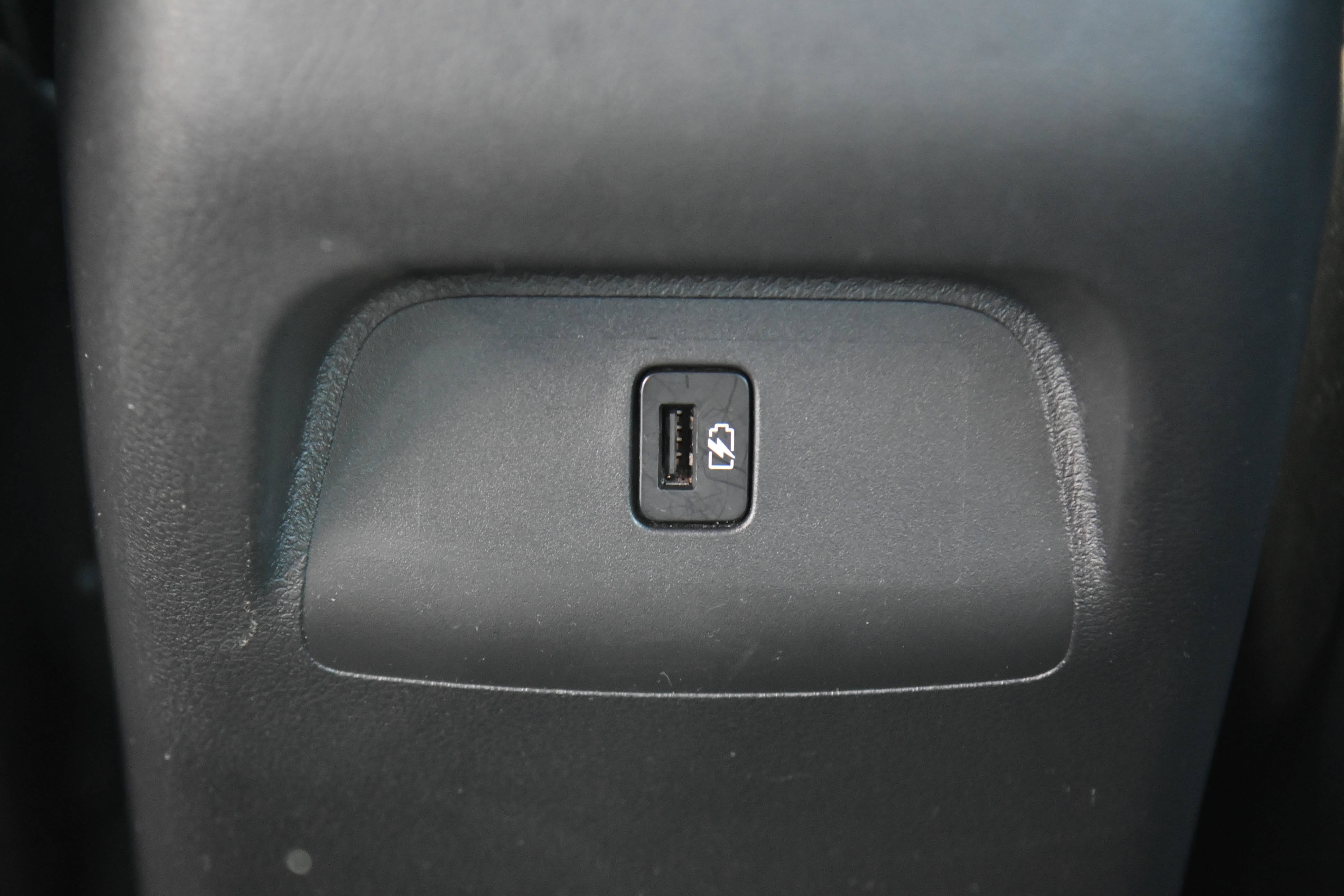 Used 2025 Nissan Sentra SV FWD image 33