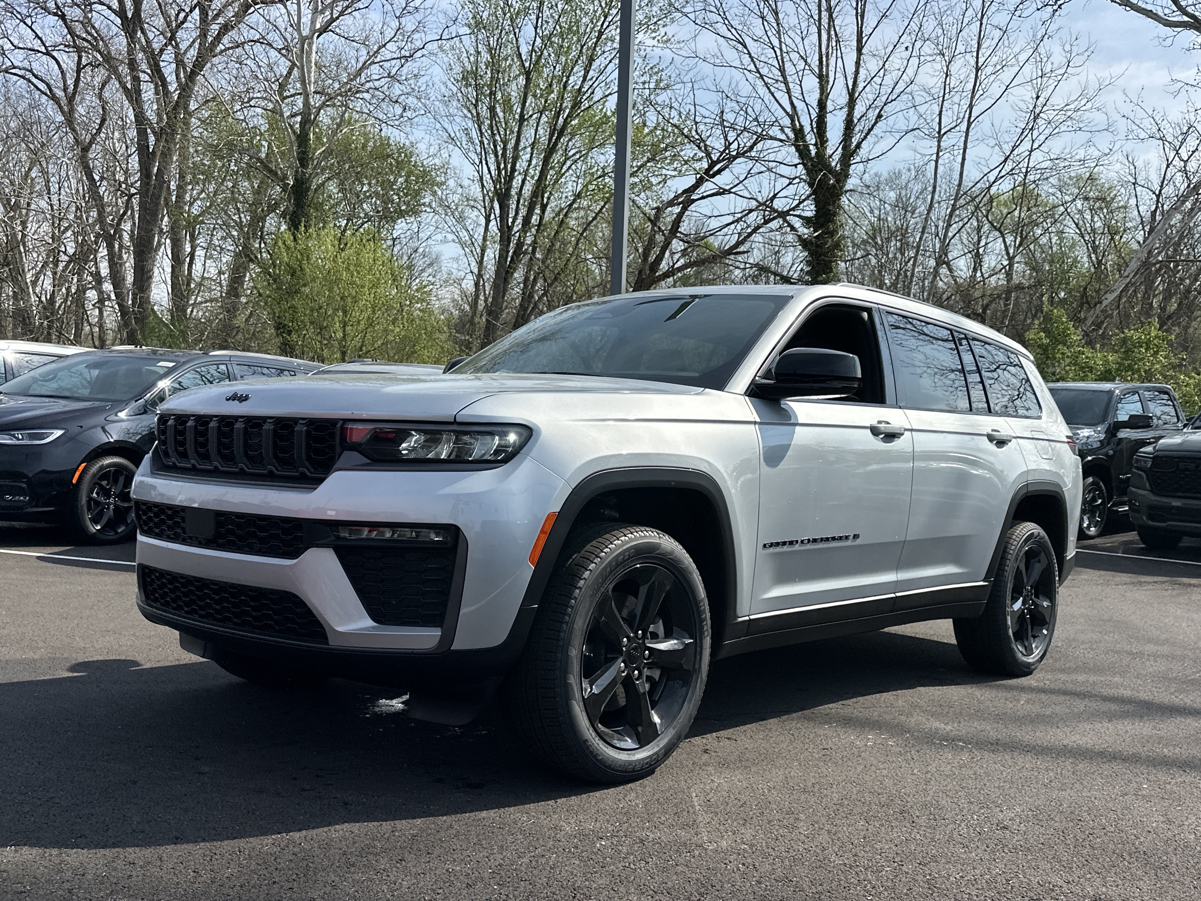 New 2026 Jeep Grand Cherokee L Limited w/ Limited Altitude Package AWD/4WD image 21