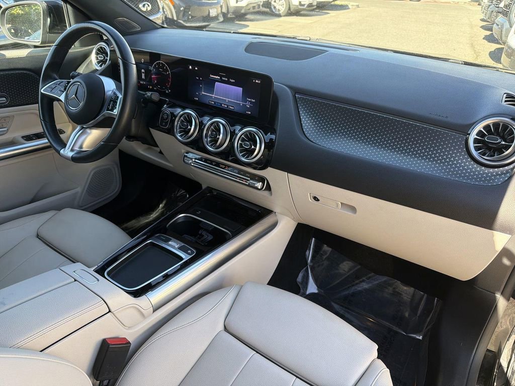 Used 2025 Mercedes-Benz GLA 250 image 32