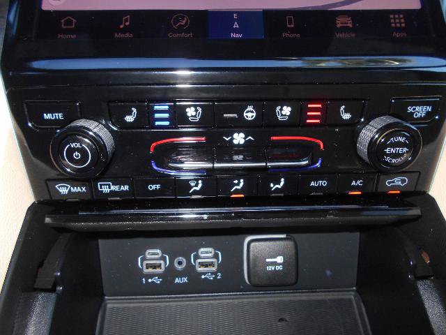 Used 2024 Jeep Grand Cherokee L Limited AWD/4WD image 7