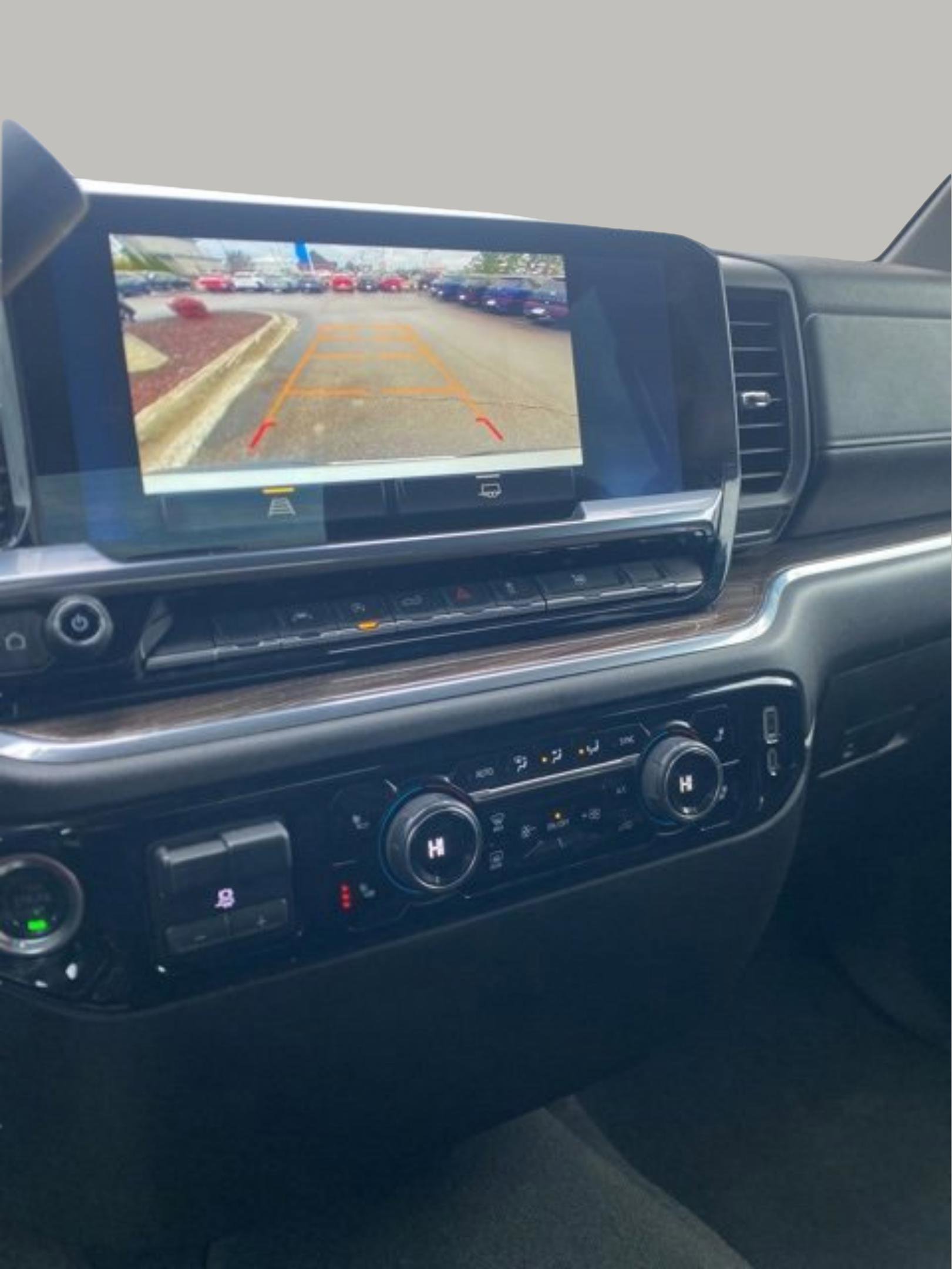 Used 2025 Chevrolet Silverado 1500 LT image 25