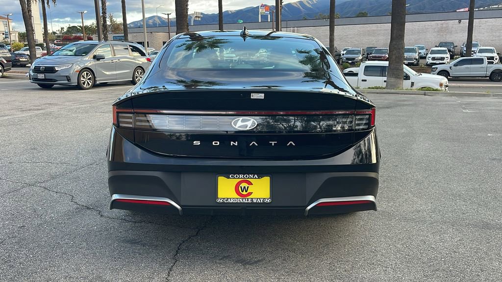 Certified 2025 Hyundai Sonata SE image 9