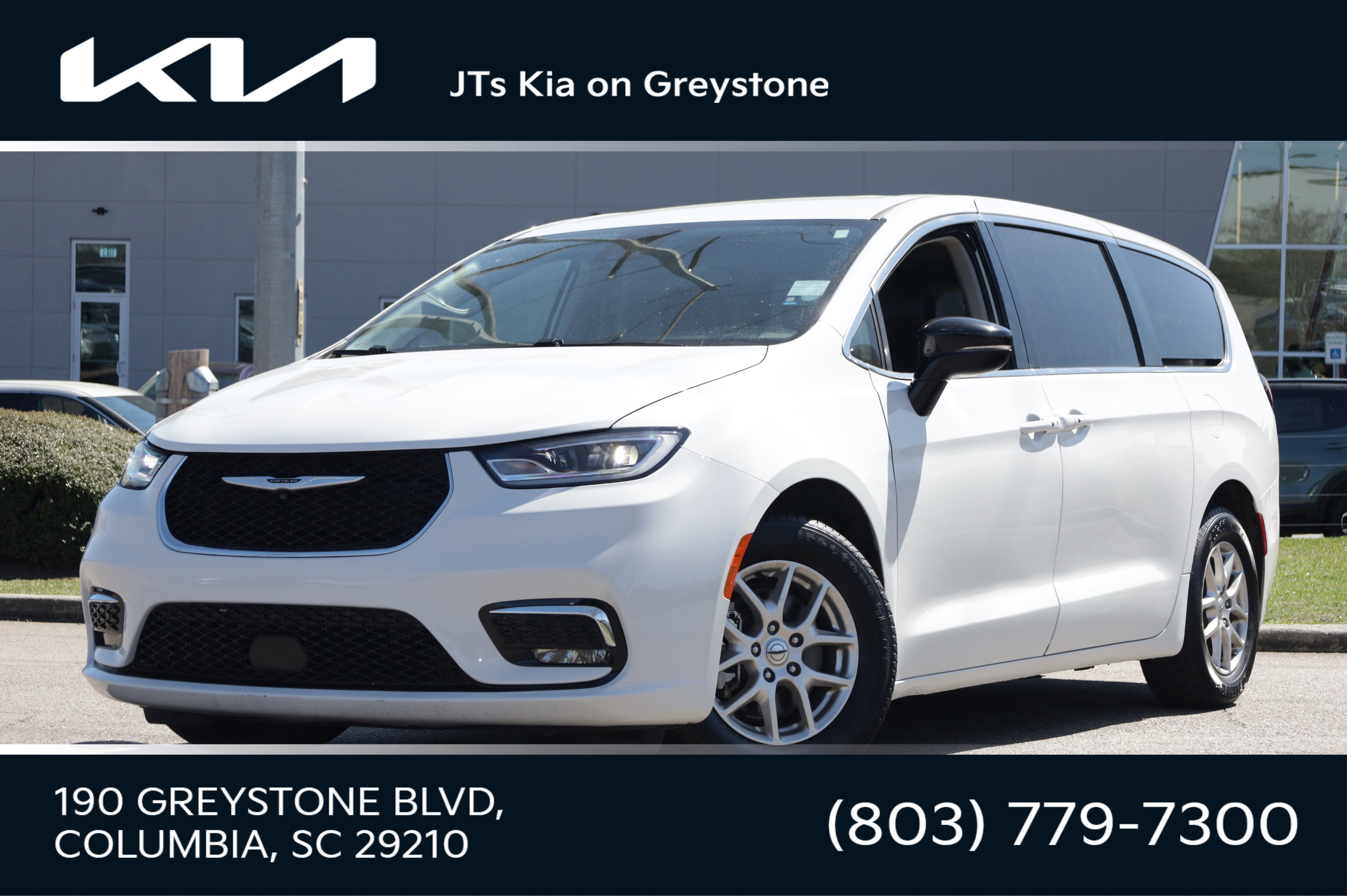 Used 2024 Chrysler Pacifica Touring-L