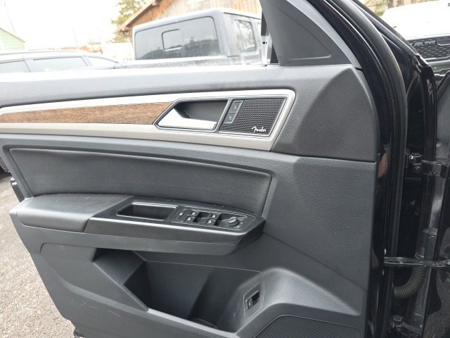 Used 2019 Volkswagen Atlas SEL Premium image 9