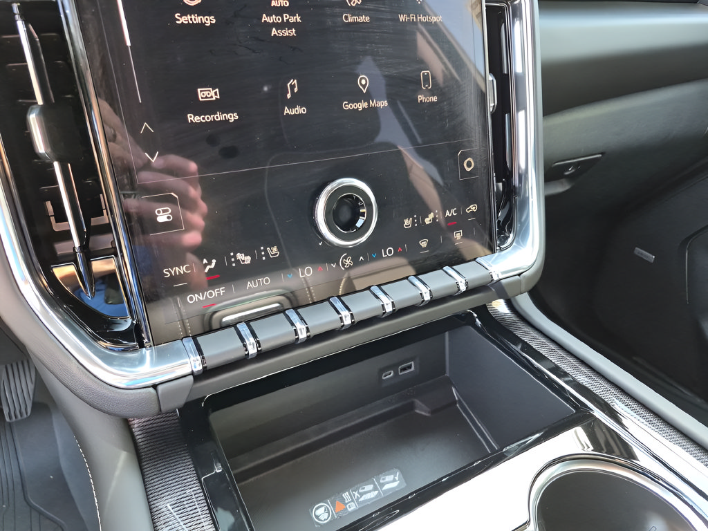 New 2026 GMC Yukon Elevation w/ Elevation Premium Package AWD/4WD image 28