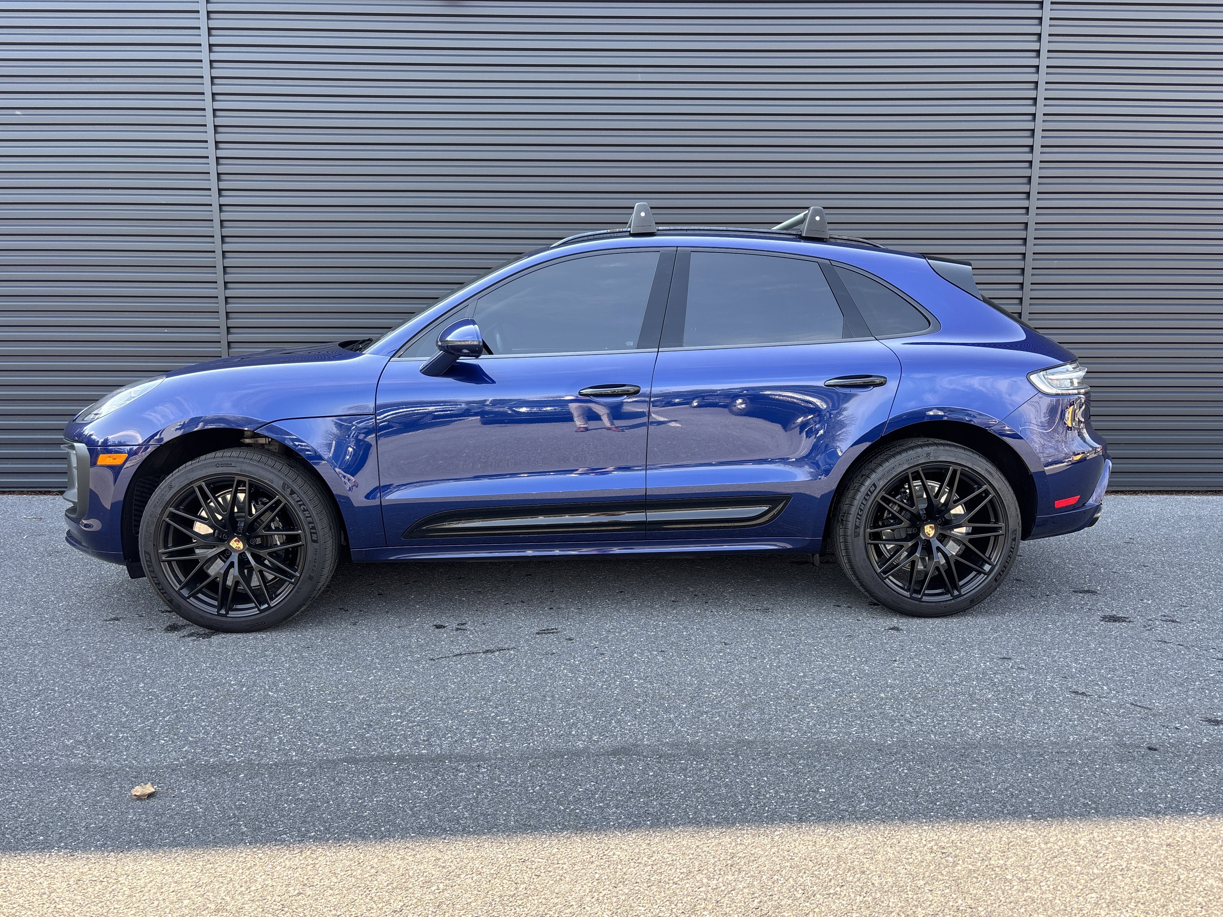 Certified 2023 Porsche Macan GTS AWD/4WD image 2