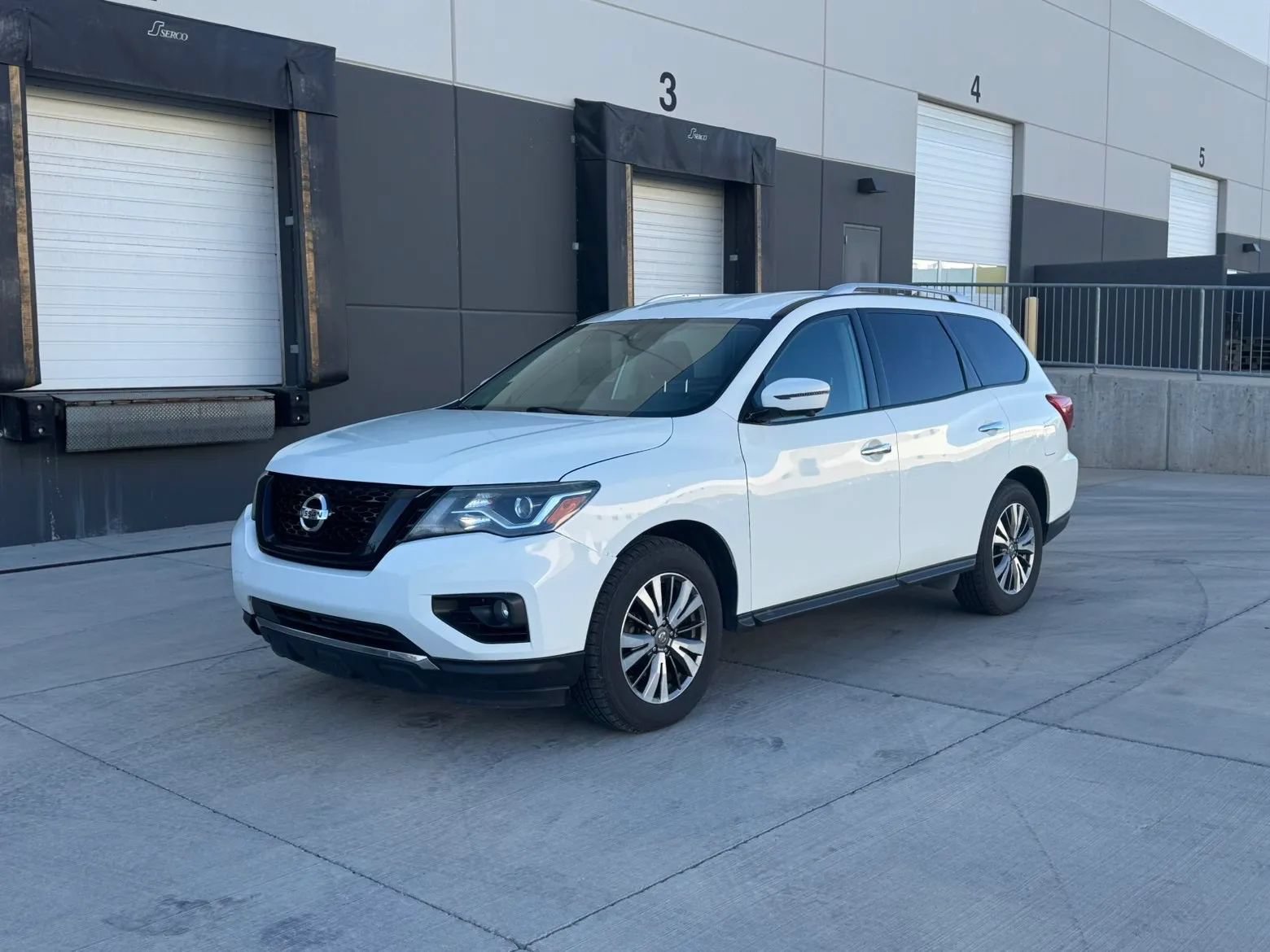 Used 2020 Nissan Pathfinder SL AWD/4WD image 1