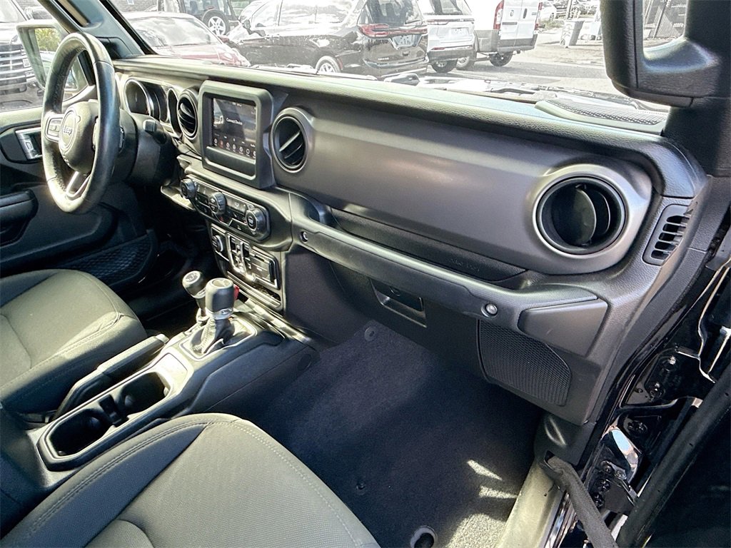 Used 2021 Jeep Gladiator Willys image 31