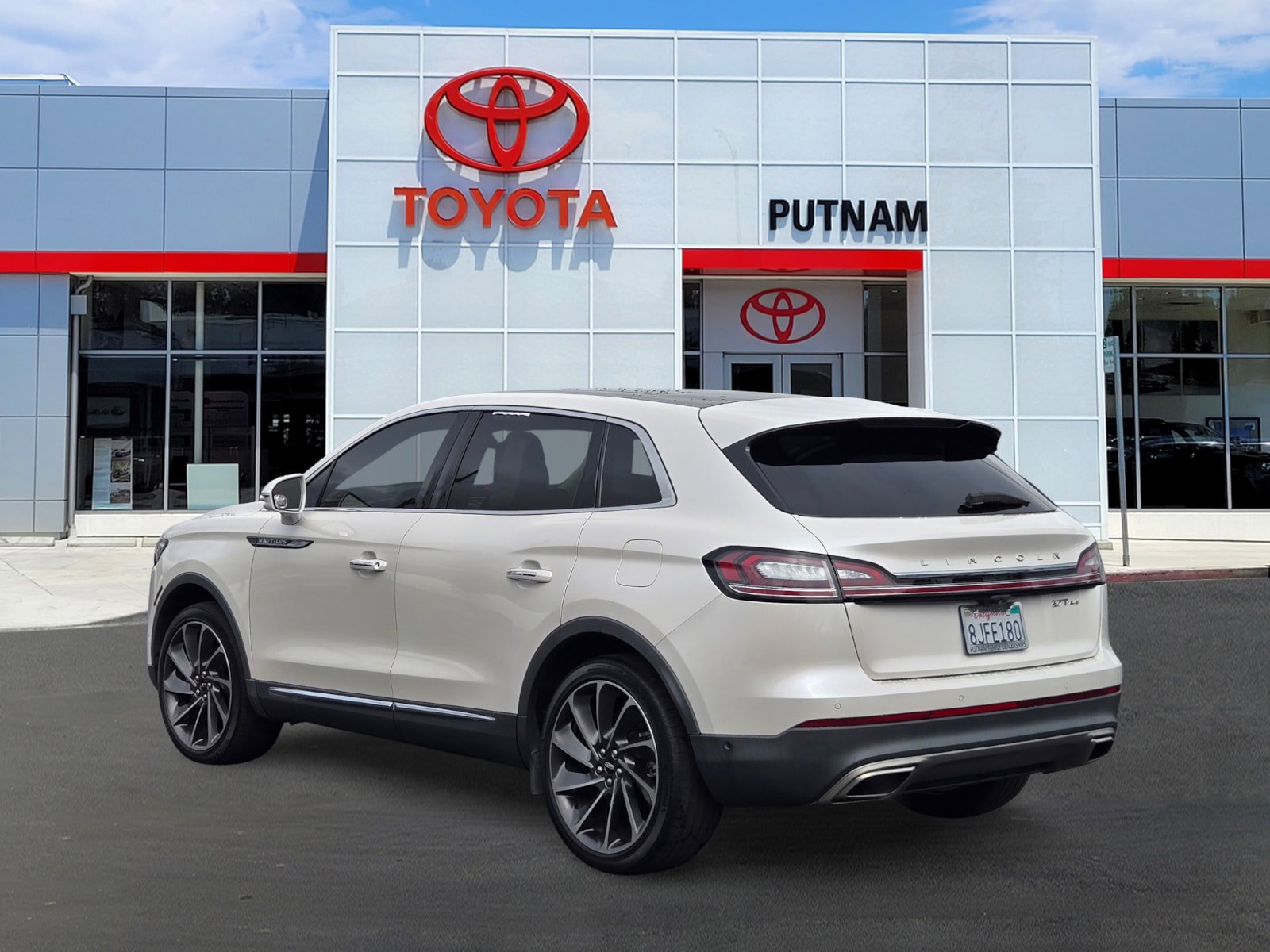 Used 2019 Lincoln Nautilus Reserve AWD/4WD image 6
