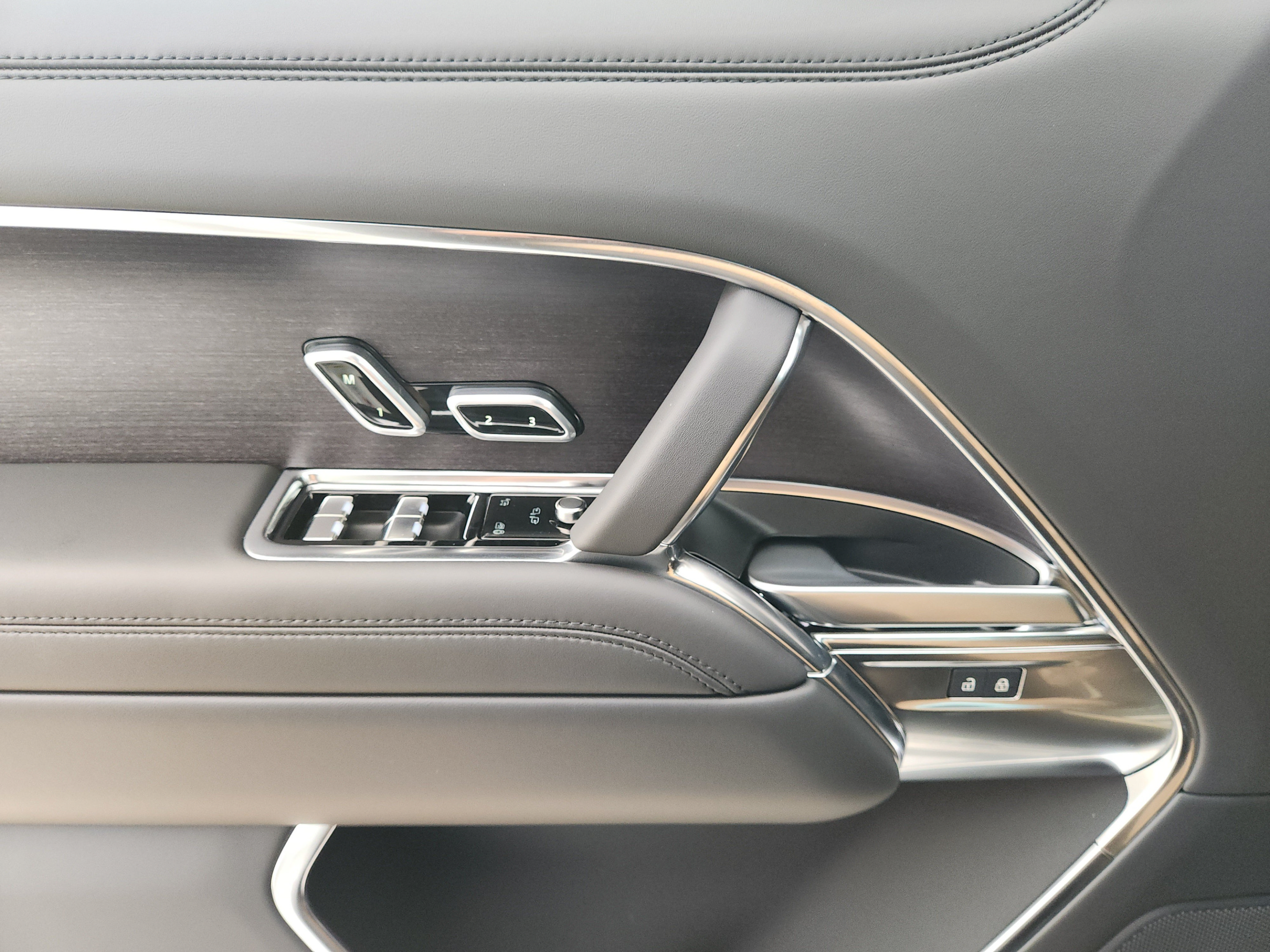 New 2027 Land Rover Range Rover SE AWD/4WD image 17