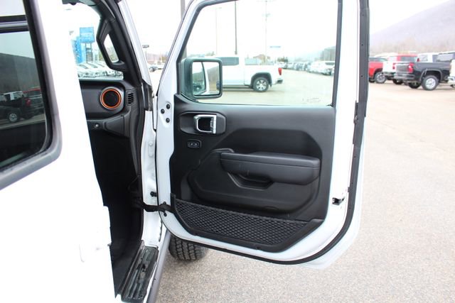 Used 2023 Jeep Gladiator Mojave w/ Cold Weather Group image 51