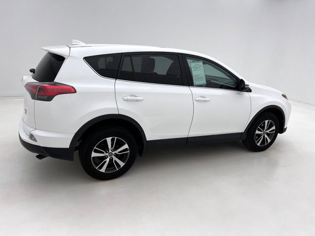 Used 2018 Toyota RAV4 XLE AWD/4WD image 6