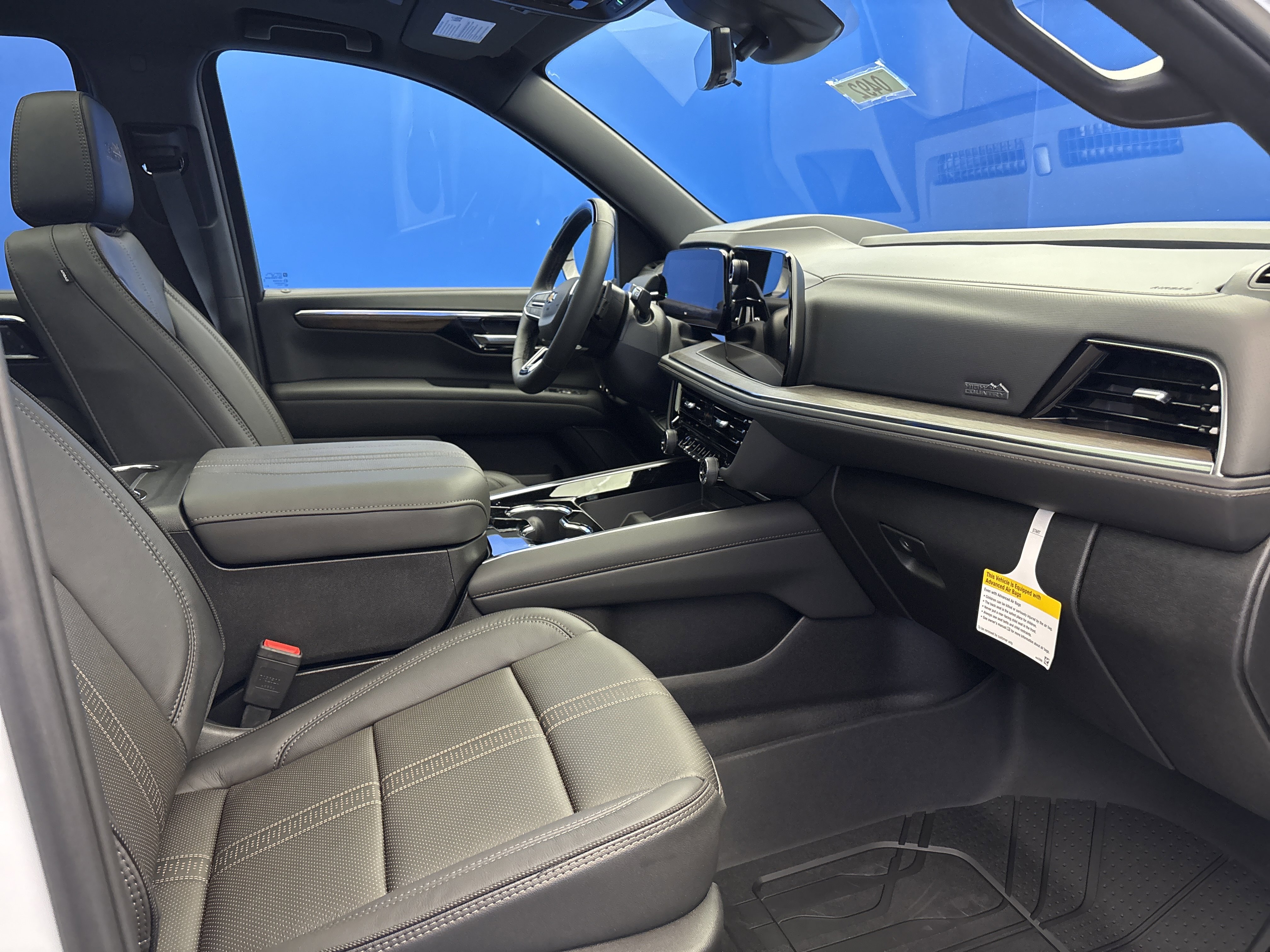 New 2026 Chevrolet Suburban High Country image 25