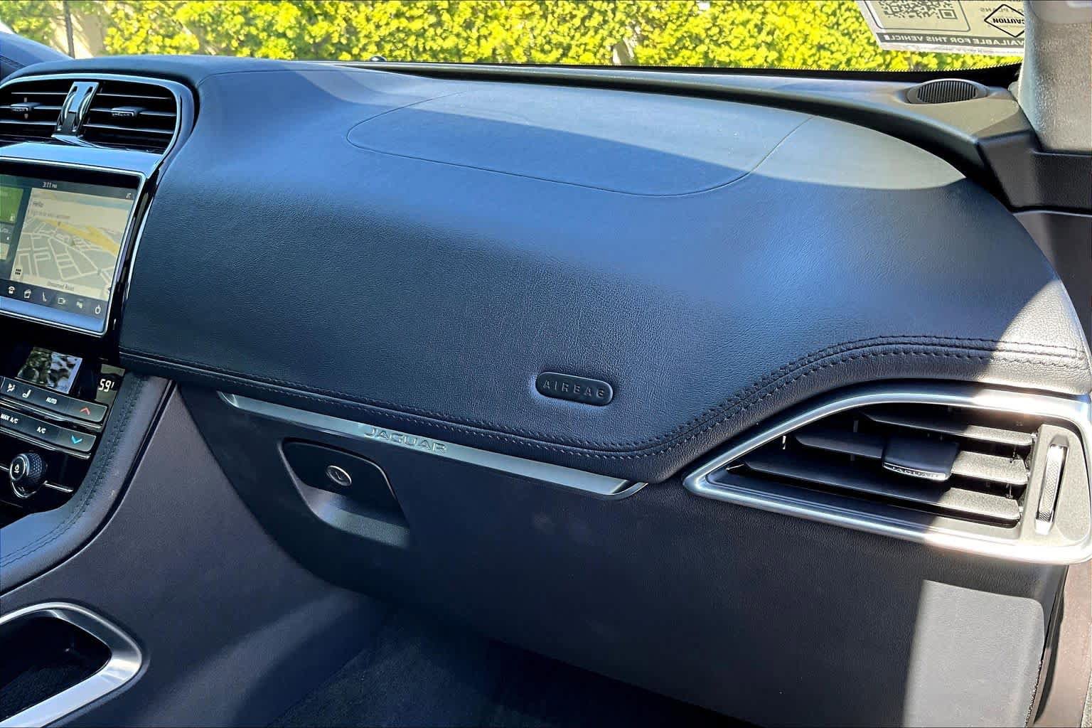 Used 2020 Jaguar F-PACE Prestige image 17