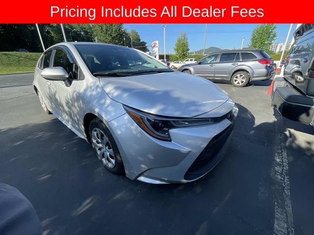 Used 2025 Toyota Corolla LE FWD image 12