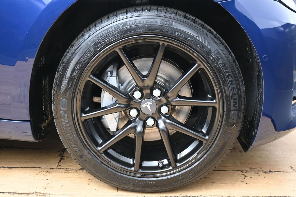 Used 2018 Tesla Model 3 Long Range RWD image 12