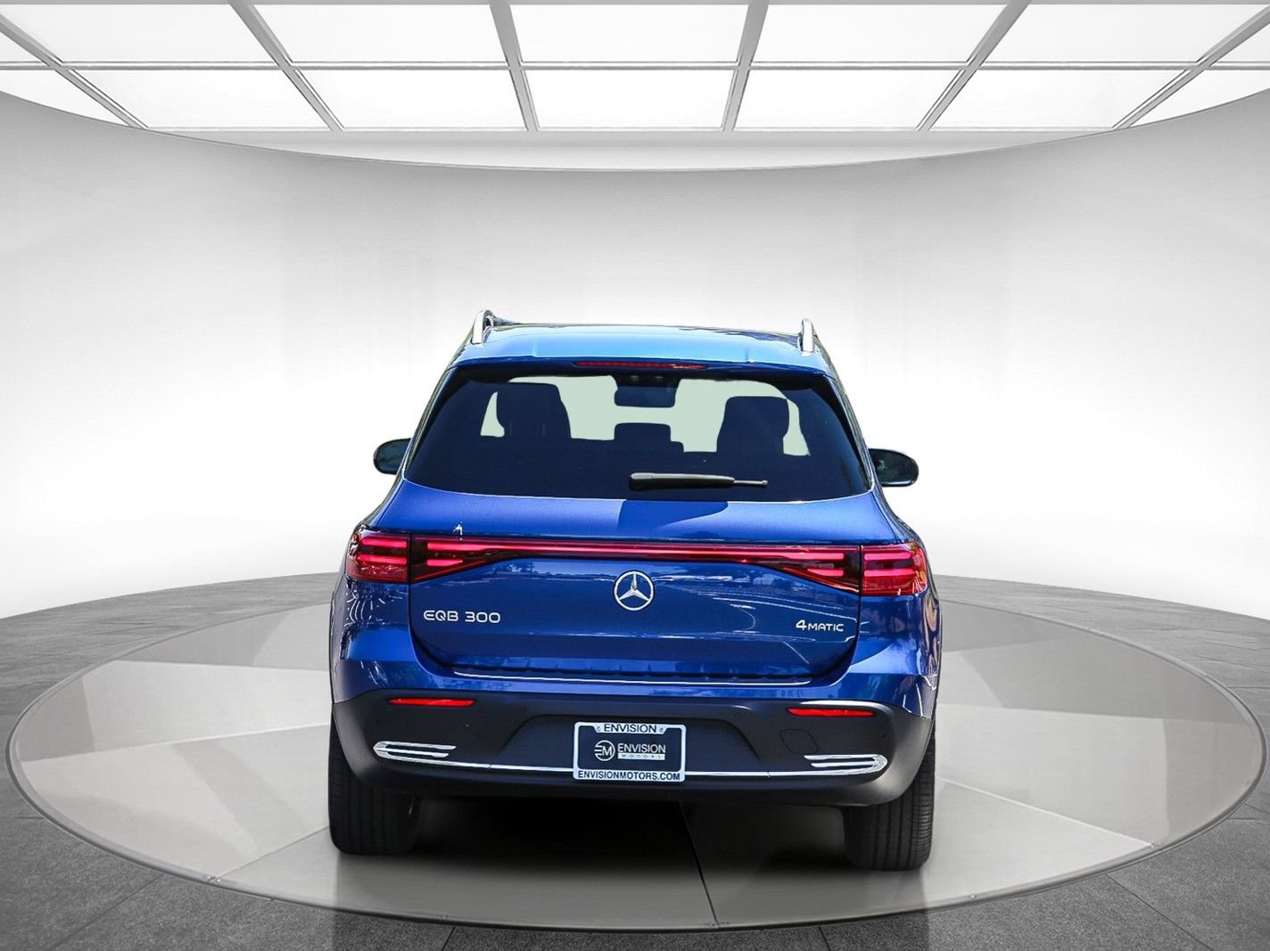 Used 2024 Mercedes-Benz EQB 300 4MATIC image 3