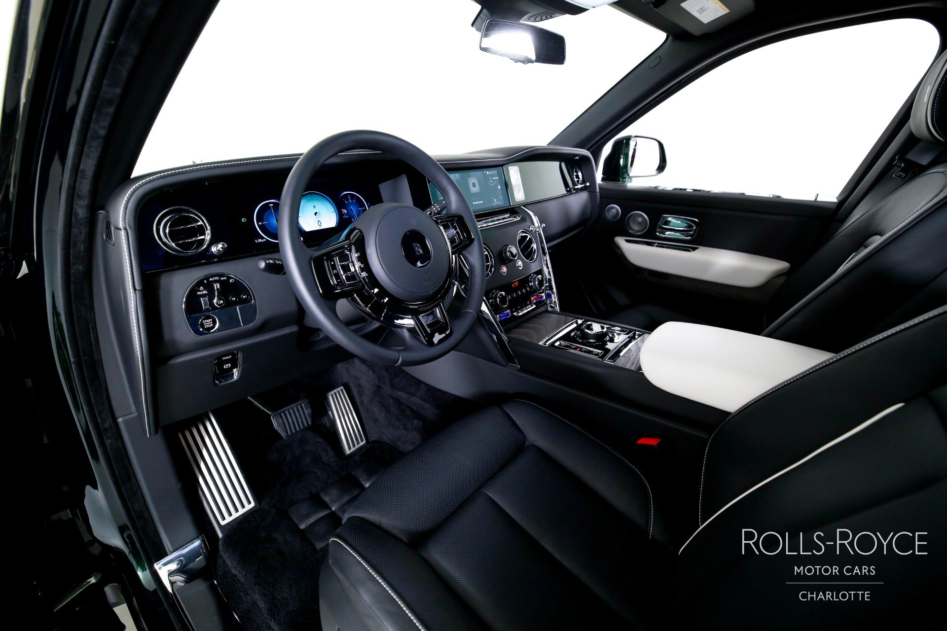 Used 2026 Rolls-Royce Cullinan AWD/4WD image 4