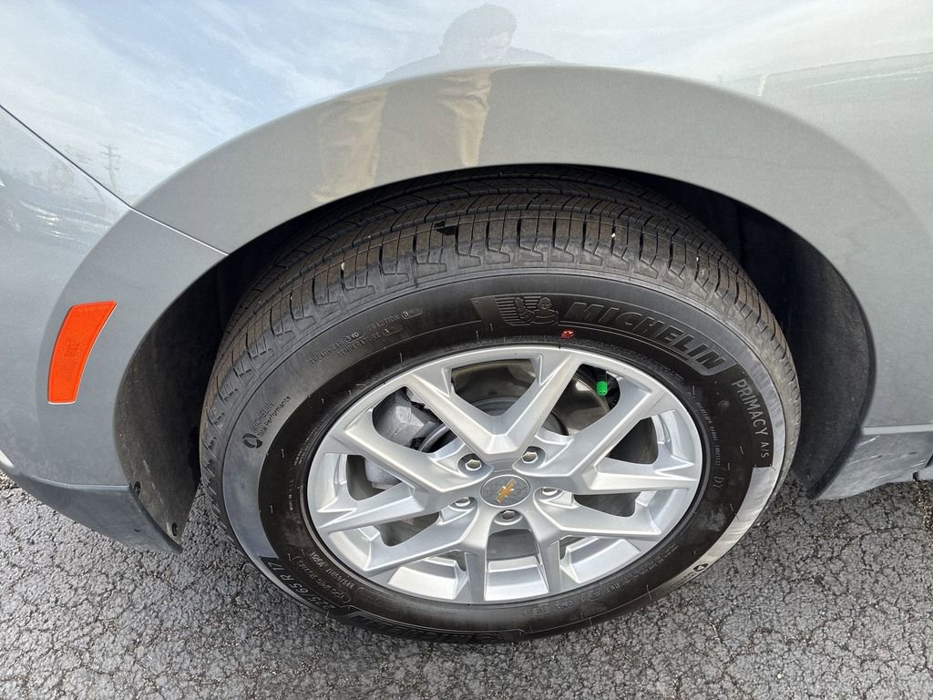 Used 2024 Chevrolet Equinox LT w/ LPO, Floor Liner Package FWD image 10