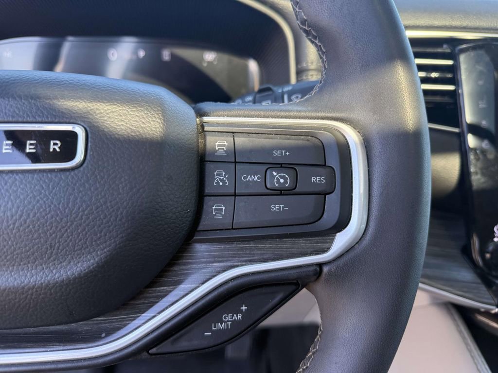 Used 2023 Jeep Wagoneer Series II w/ Convenience Group I image 18