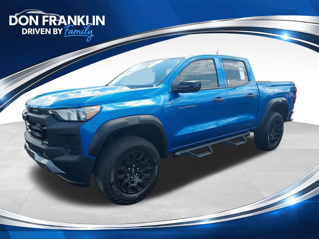 Used 2024 Chevrolet Colorado Trail Boss w/ Technology Package AWD/4WD image 1