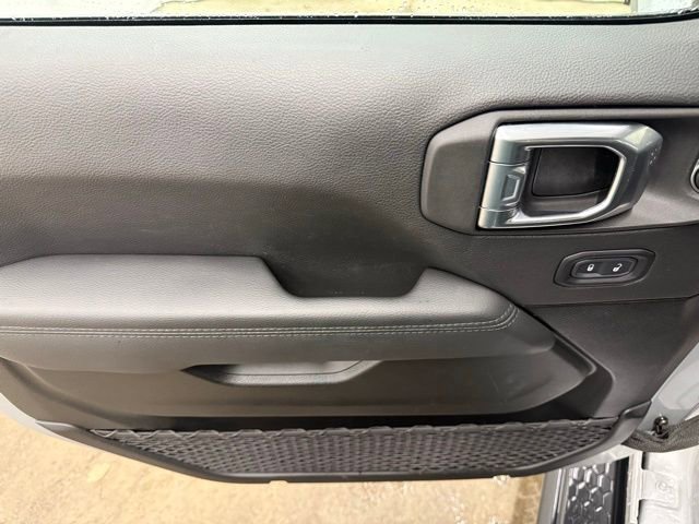 Used 2023 Jeep Wrangler Altitude image 15