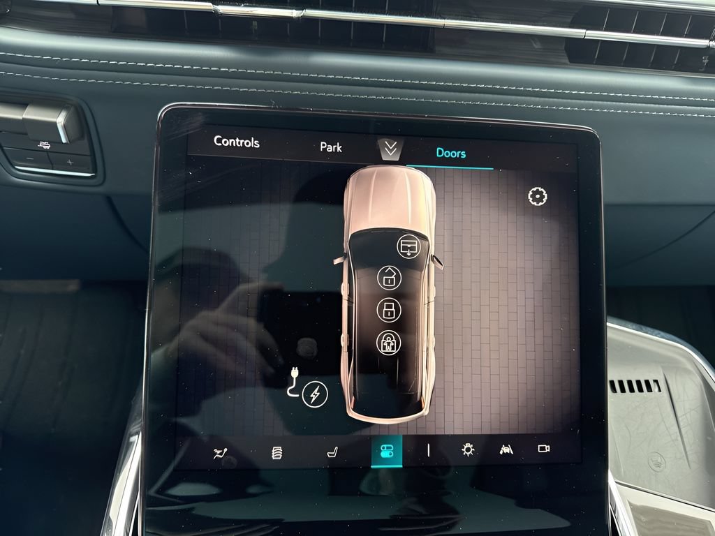 Used 2025 Cadillac Escalade IQ Luxury 2 w/ LPO, Premium Carpet Package AWD/4WD image 23