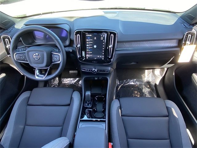 New 2025 Volvo EX40 Core w/ Climate Package image 17