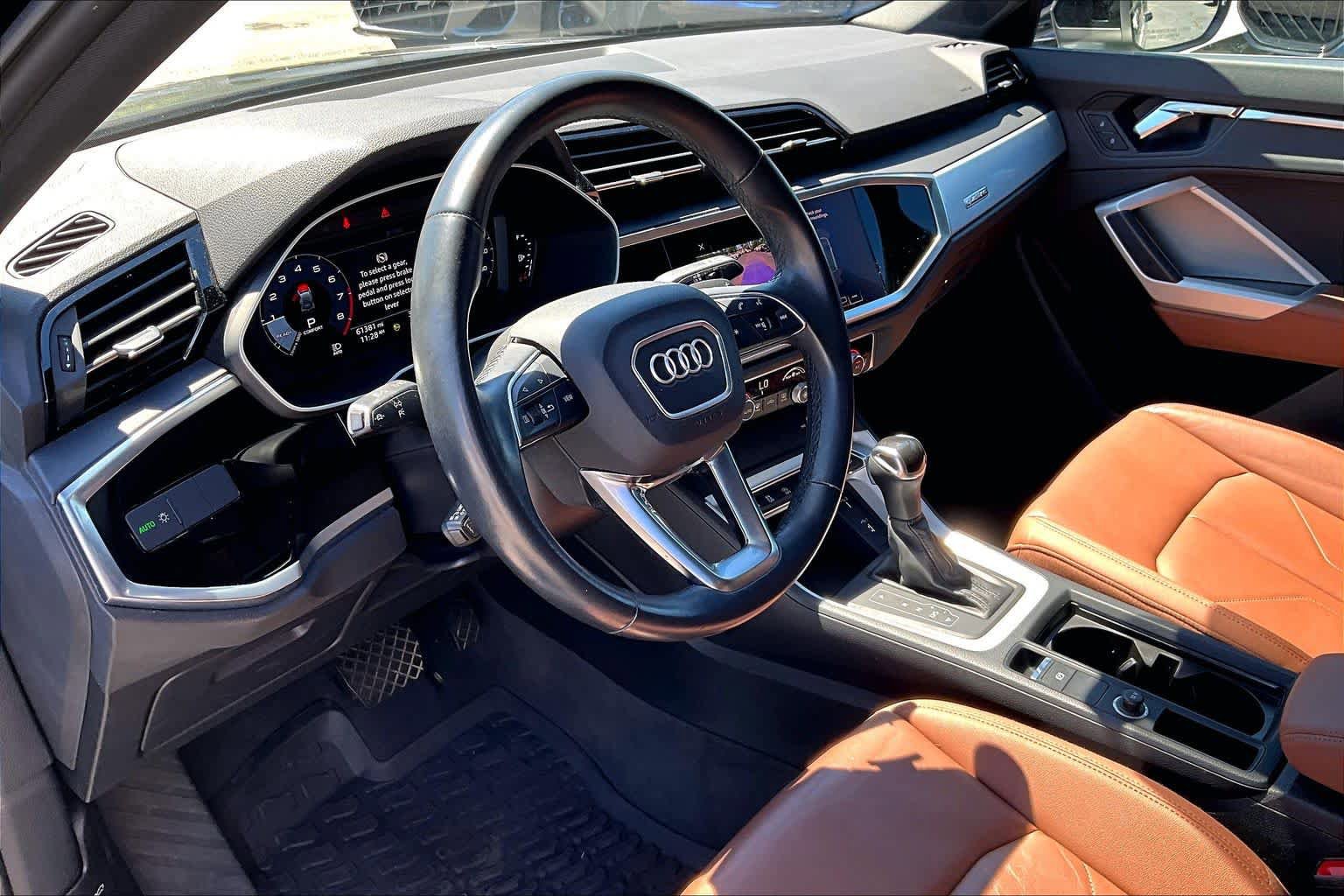 Used 2021 Audi Q3 2.0T Premium w/ Convenience Package AWD/4WD image 18