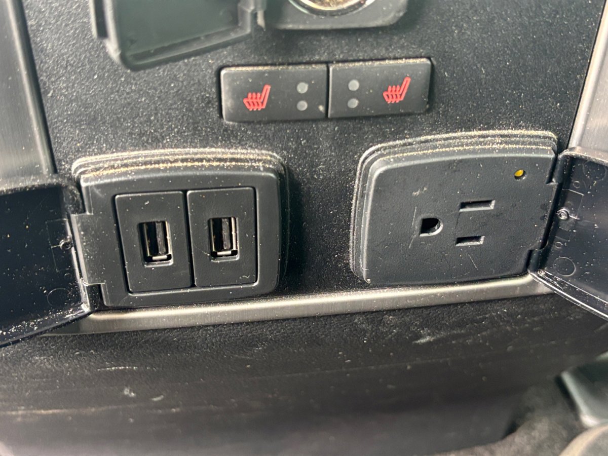 Used 2018 Ford F150 Platinum w/ Equipment Group 701A Luxury image 6