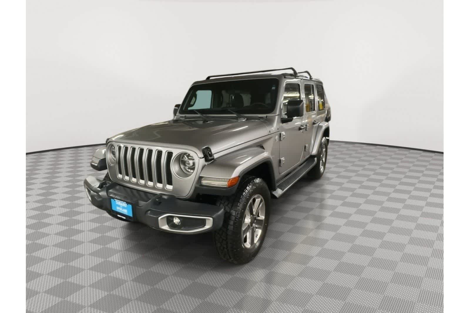 Used 2018 Jeep Wrangler Unlimited Sahara AWD/4WD image 5