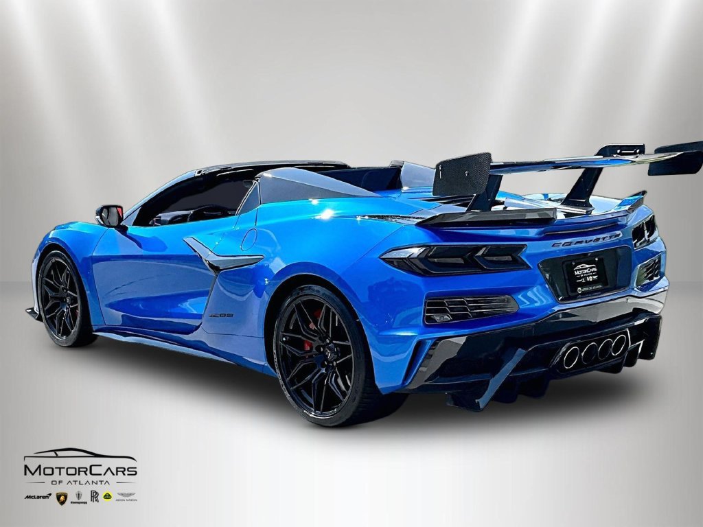 Used 2024 Chevrolet Corvette Z06 w/ Stealth Interior Trim Package RWD image 10
