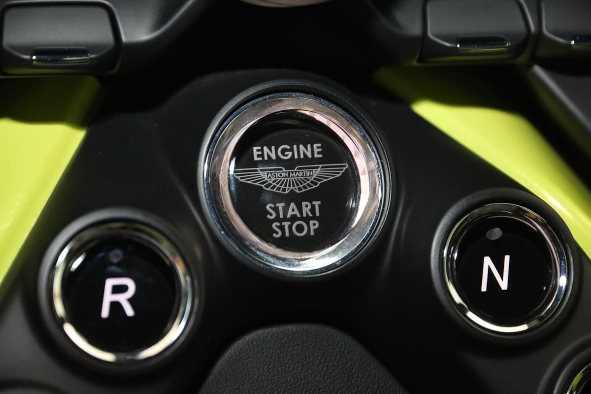 Used 2019 Aston Martin V8 Vantage Coupe RWD image 40