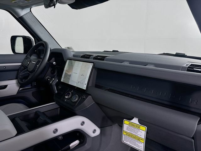 New 2026 Land Rover Defender 130 X-Dynamic SE image 27