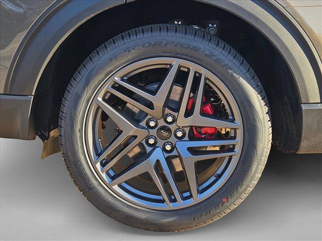 New 2026 Ford Explorer ST-Line w/ ST-Line Street Pack image 10