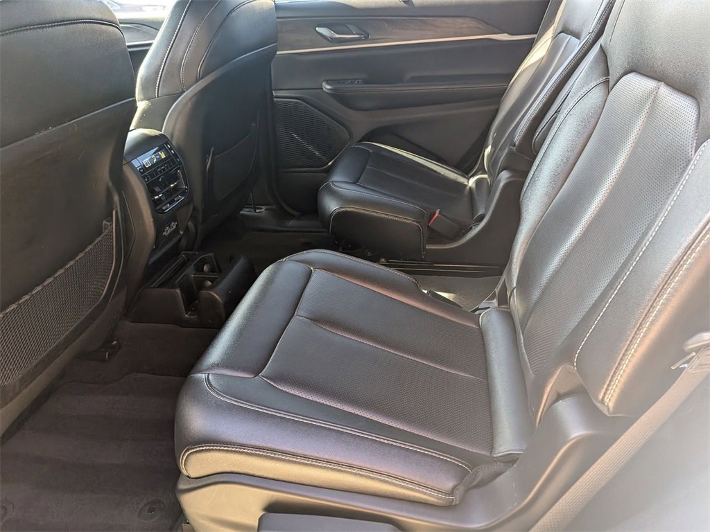 Used 2024 Jeep Grand Cherokee L Limited w/ Luxury Tech Group II image 30