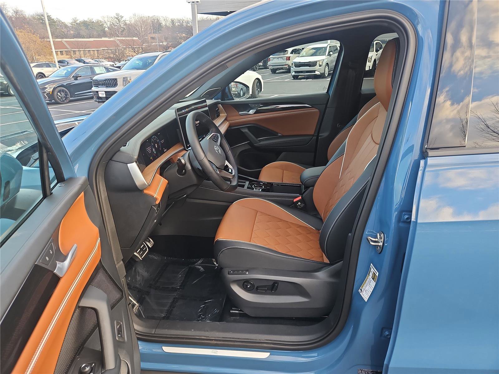 New 2026 Volkswagen Tiguan SEL R-Line image 14