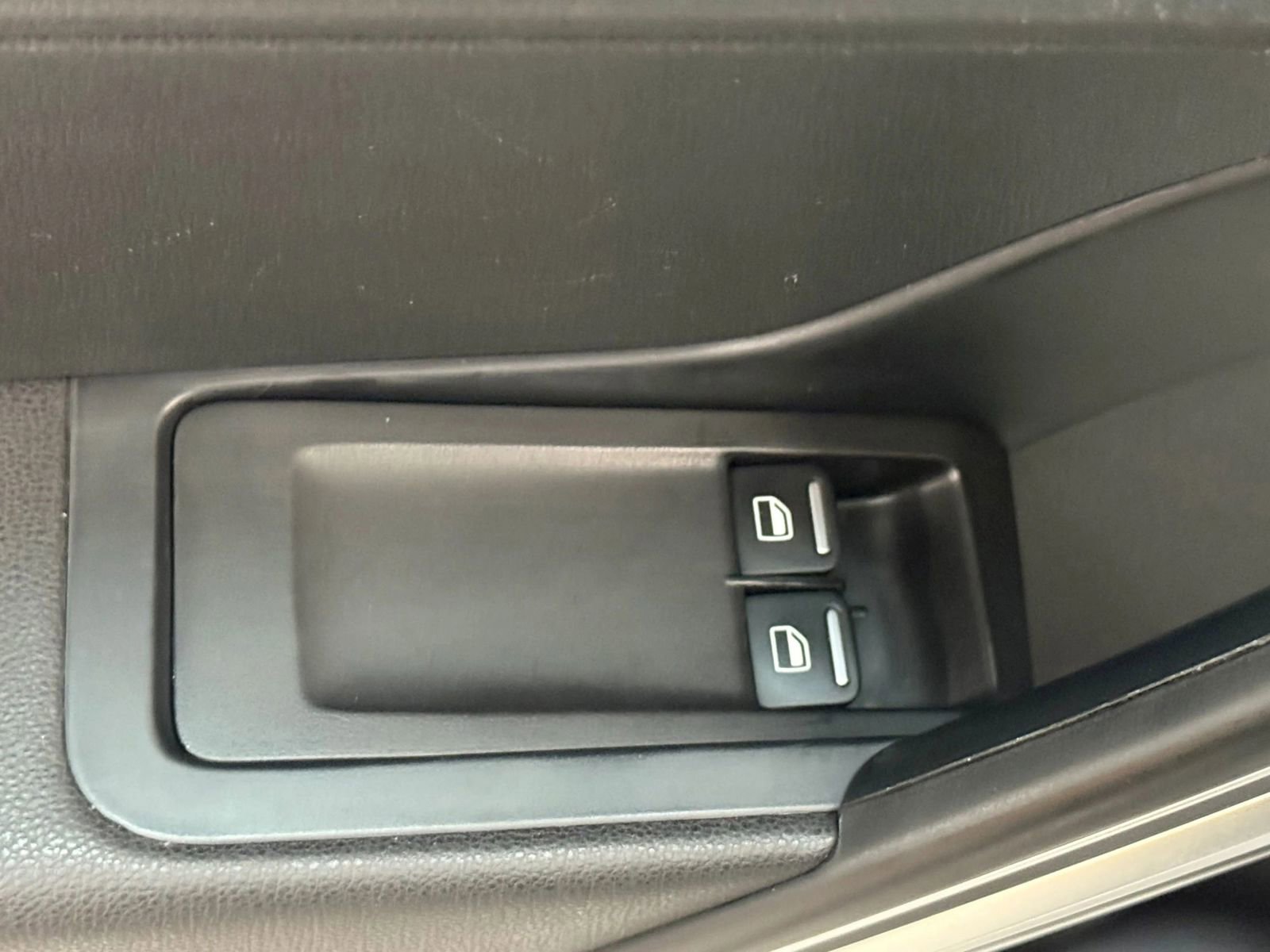Used 2014 Volkswagen Beetle TDI FWD image 22