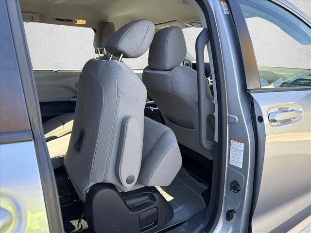 Certified 2022 Toyota Sienna LE FWD image 24