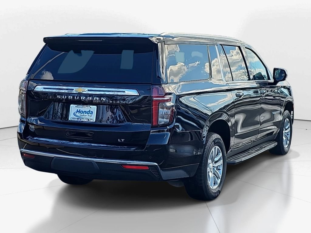 Used 2024 Chevrolet Suburban LT image 9