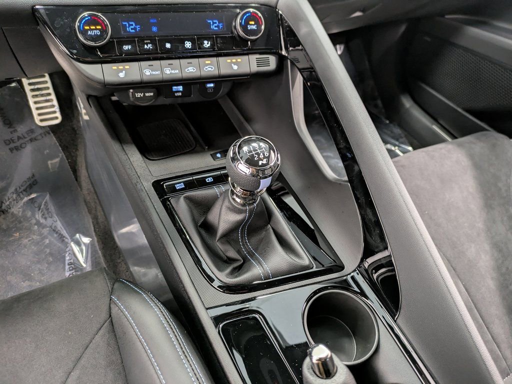 Used 2025 Hyundai Elantra N Base image 13